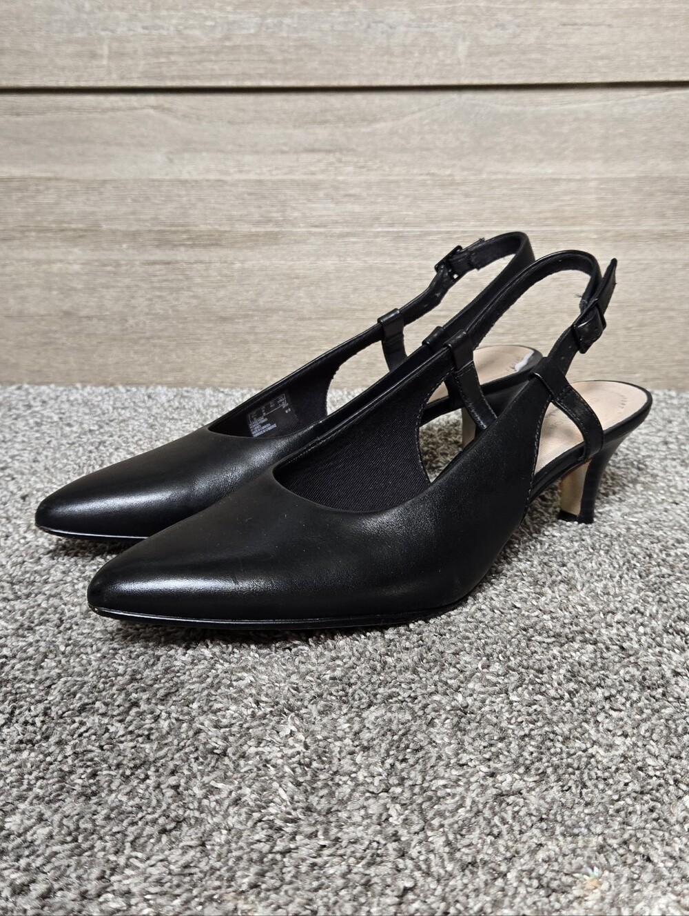 Clarks Linvale Loop Black Pointed Slingback Kitten Heels size 9 - Picture 1 of 11